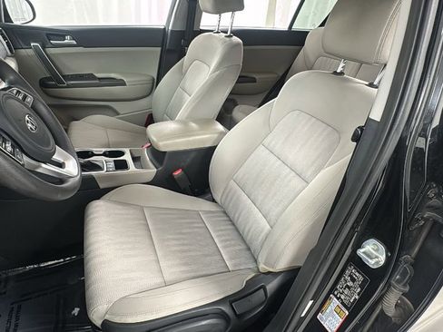 Used 2020 Kia Sportage LX image 10