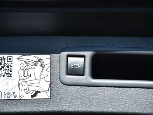 Used 2023 Toyota Highlander Limited image 33