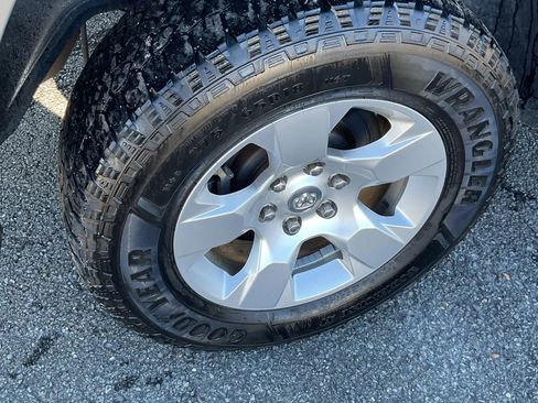 Used 2021 RAM 1500 Big Horn image 15