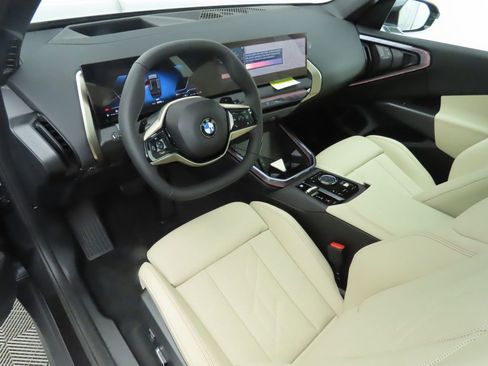 Used 2025 BMW X3 xDrive30i w/ Premium Package image 9