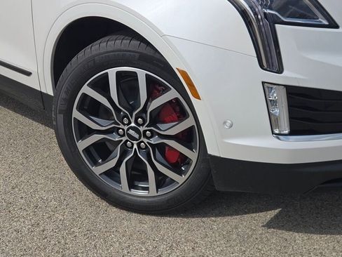 New 2026 Cadillac XT5 Sportv w/ LPO, Onyx Lite Package AWD/4WD image 3