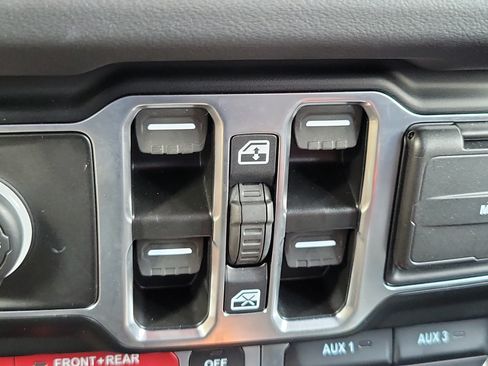 Used 2025 Jeep Wrangler Unlimited Rubicon 4xe w/ Safety Group AWD/4WD image 23