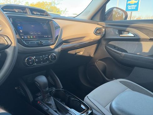Used 2021 Chevrolet TrailBlazer LT w/ Convenience Package image 21