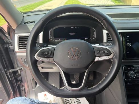 Used 2023 Volkswagen Atlas SE w/ Black Wheel Package AWD/4WD image 17