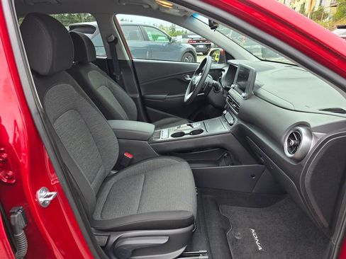 Used 2023 Hyundai Kona SE FWD image 11