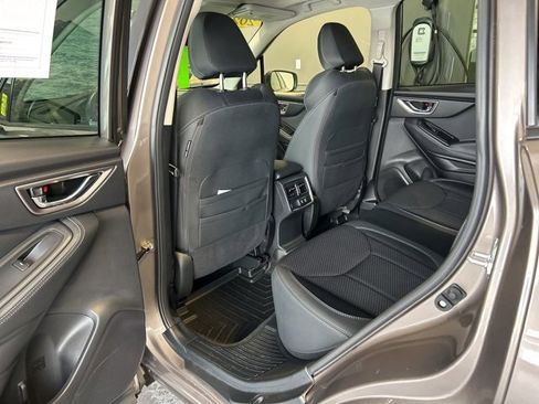 Used 2023 Subaru Forester Premium image 23