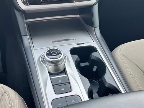 Used 2023 Ford Explorer XLT image 17