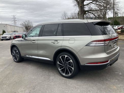 Used 2023 Lincoln Aviator Reserve w/ Equipment Group 201A image 7