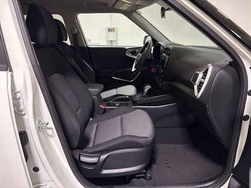 Used 2022 Kia Soul LX FWD image 21