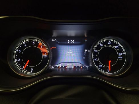 Used 2019 Jeep Cherokee Limited w/ Luxury Group image 23