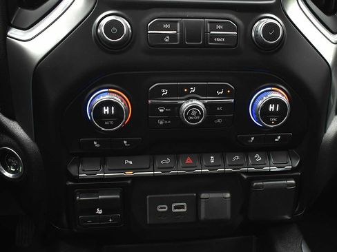 Used 2023 Chevrolet Silverado 2500 LT w/ Z71 Chrome Sport Edition image 18