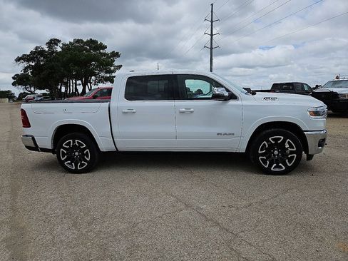 Used 2025 RAM 1500 Limited AWD/4WD image 9