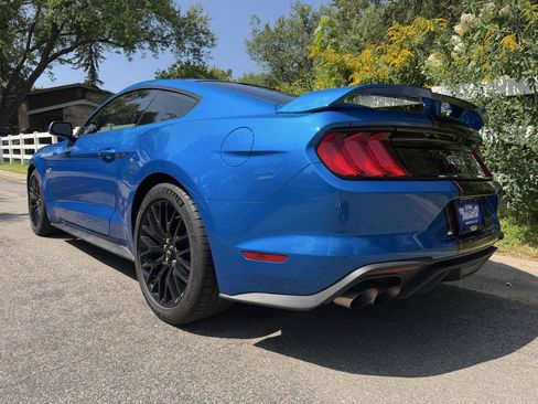 Used 2019 Ford Mustang GT Premium w/ GT Performance Package RWD image 12