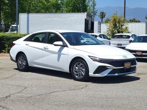 New 2026 Hyundai Elantra Hybrid FWD image 30