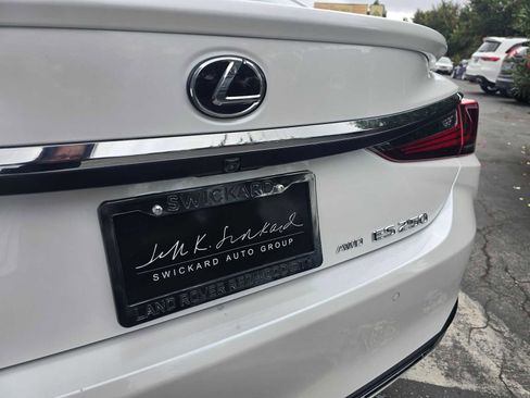 Used 2022 Lexus ES 250 w/ Premium Package image 16