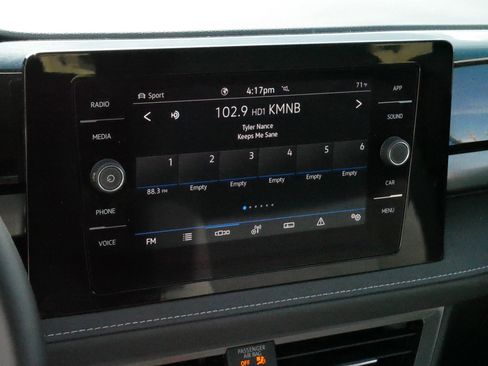 Certified 2025 Volkswagen Taos SE AWD/4WD image 22