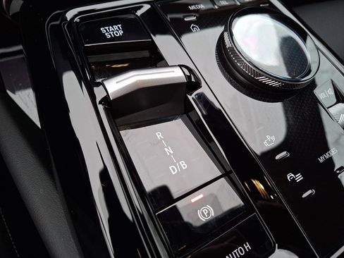 Used 2025 BMW i5 xDrive40 w/ Premium Package image 12