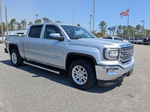 Used 2018 GMC Sierra 1500 SLE w/ SLE Value Package image 2