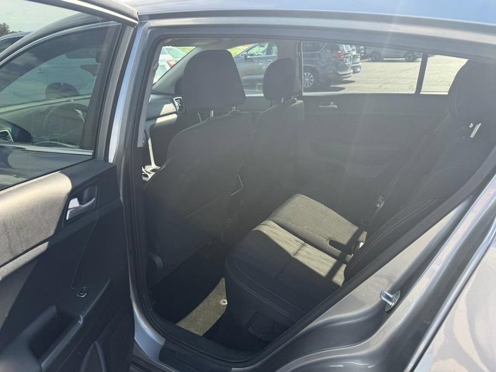 Used 2019 Kia Sportage LX FWD image 17