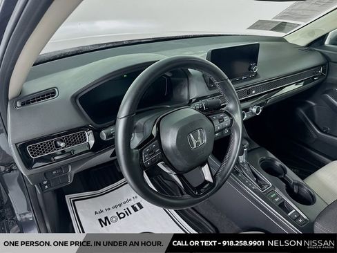 Used 2023 Honda Civic EX image 9