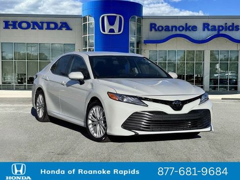 Used 2019 Toyota Camry XLE image 1