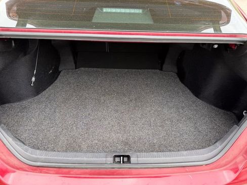 Used 2018 Toyota Camry XSE image 15