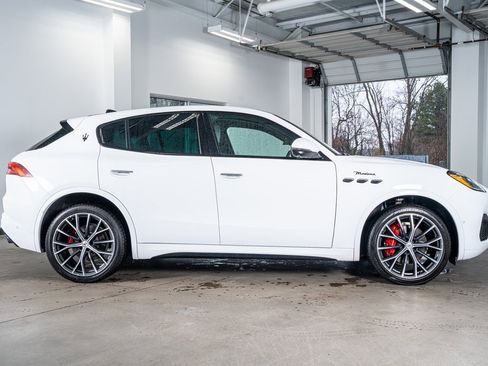 Used 2023 Maserati Grecale Modena image 5
