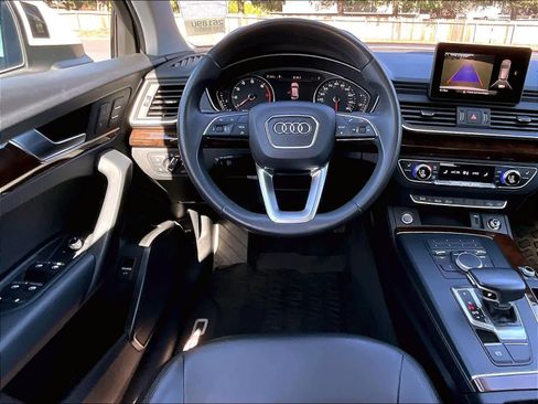 Used 2019 Audi Q5 2.0T Premium w/ Convenience Package AWD/4WD image 8
