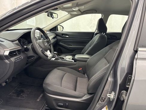 Used 2024 Nissan Altima 2.5 SV FWD image 19