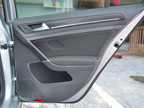 Used 2017 Volkswagen GTI S FWD image 33