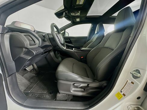 Used 2023 Toyota bZ4X XLE w/ Weather Package image 13