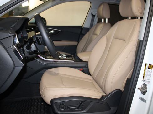 Certified 2025 Audi Q7 2.0T Premium Plus image 7