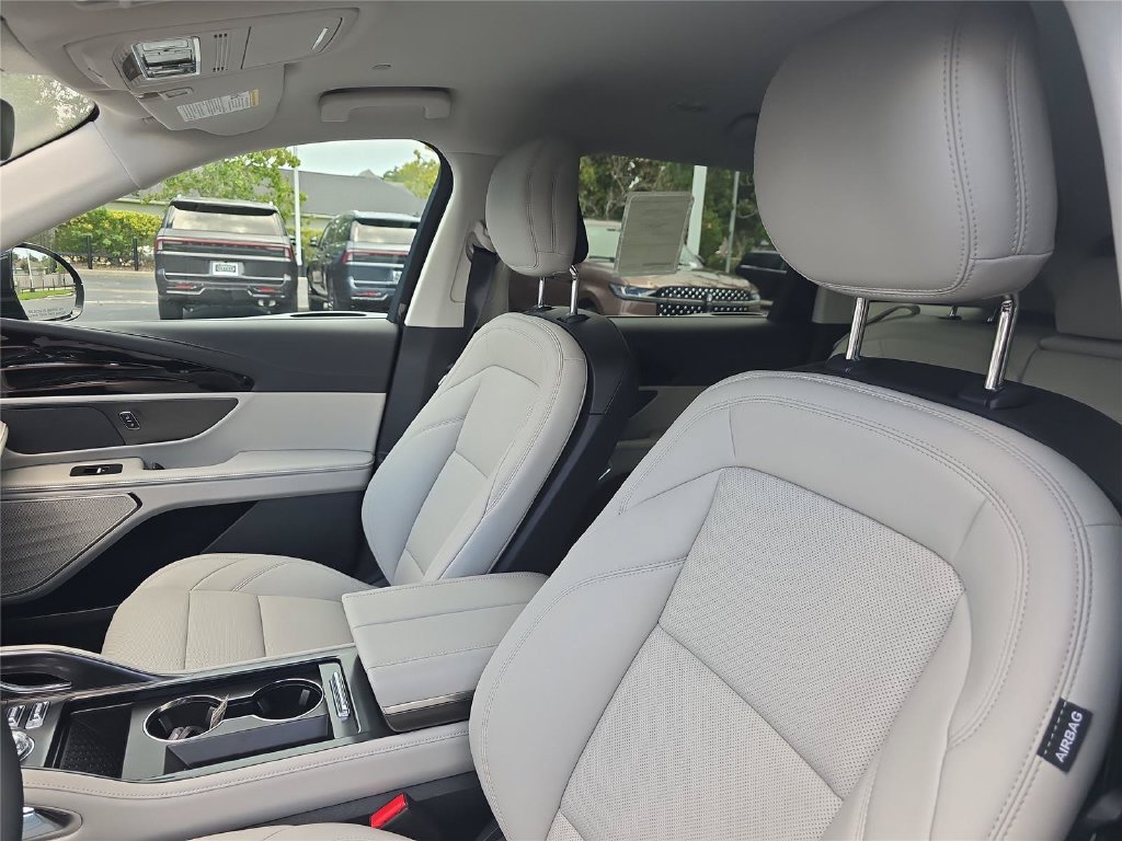 New 2026 Lincoln Nautilus Premier AWD/4WD image 16