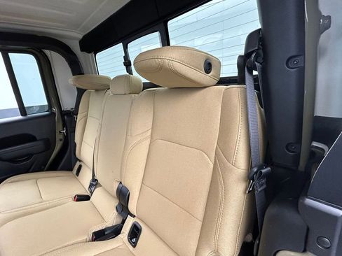 New 2026 Jeep Gladiator Sport image 24