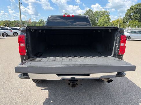 Used 2018 Chevrolet Silverado 2500 LTZ w/ Vortec Plus Package AWD/4WD image 23