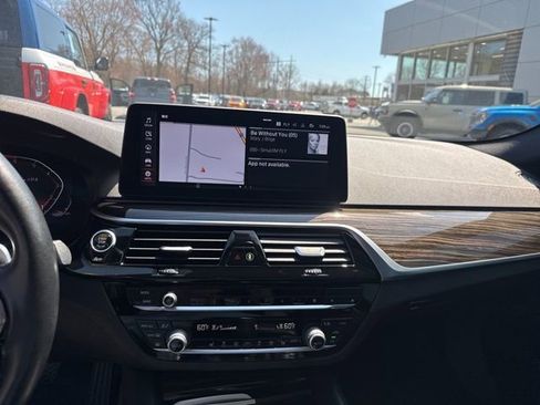 Used 2022 BMW 530i xDrive w/ Convenience Package image 20