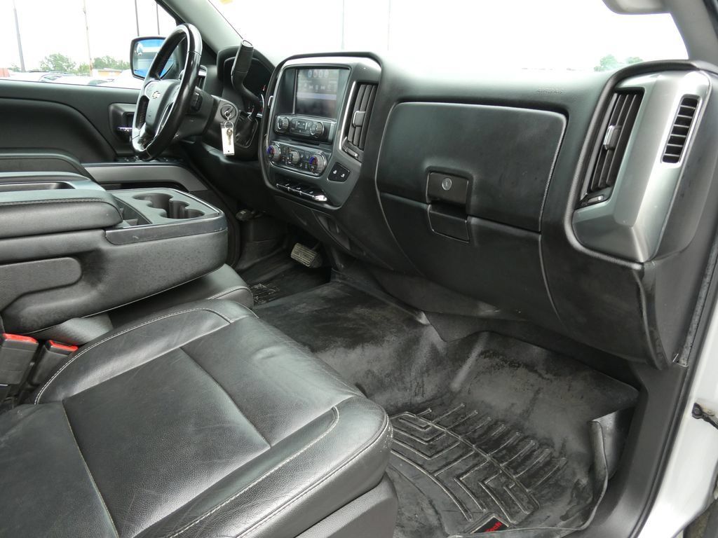 Used 2018 Chevrolet Silverado 1500 LT w/ All Star Edition AWD/4WD image 14