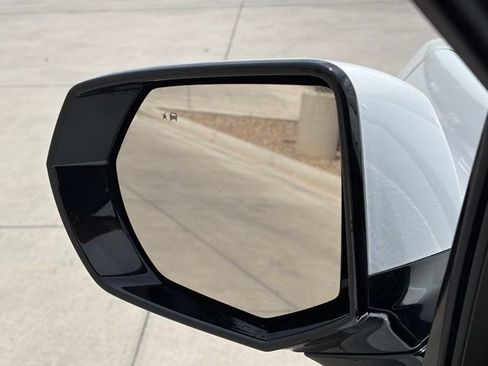 Used 2025 Chevrolet Tahoe LT image 26