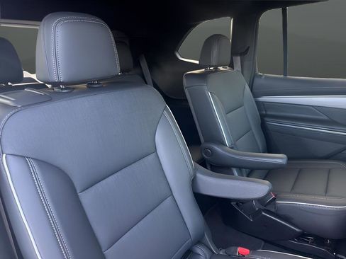 Used 2025 Buick Enclave Preferred image 37