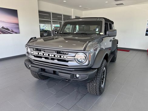 Used 2023 Ford Bronco Big Bend w/ Sasquatch Package AWD/4WD image 3