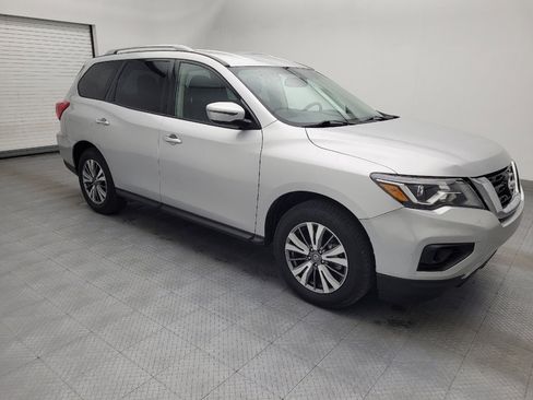 Used 2019 Nissan Pathfinder SV FWD image 11