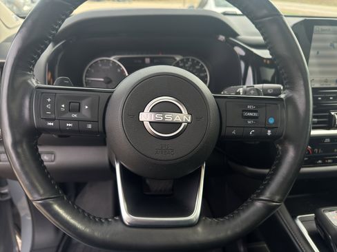 Used 2023 Nissan Pathfinder SL AWD/4WD image 28
