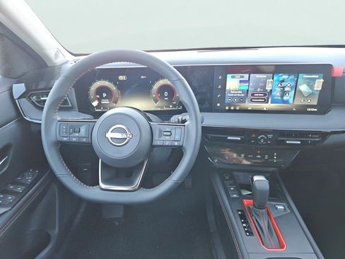 New 2026 Nissan Kicks SR FWD image 17