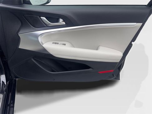 Used 2025 Genesis G70 2.5T image 48