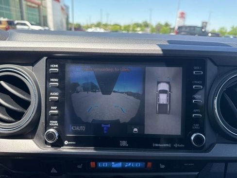 Used 2020 Toyota Tacoma TRD Off-Road w/ TRD Premium Off Road Package AWD/4WD image 32