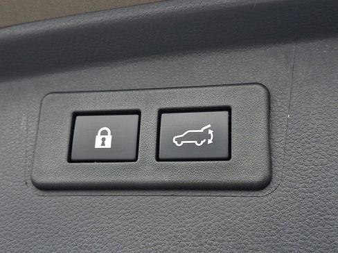 Certified 2025 Subaru Outback Premium w/ Popular Package #1A AWD/4WD image 30