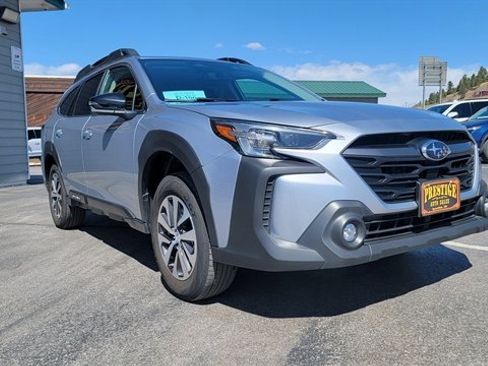 Used 2025 Subaru Outback Premium image 4