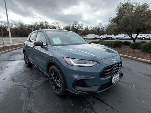 Used 2024 Honda HR-V Sport image 2
