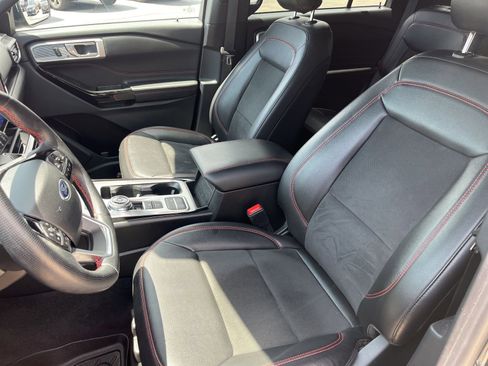Used 2022 Ford Explorer ST-Line RWD image 17