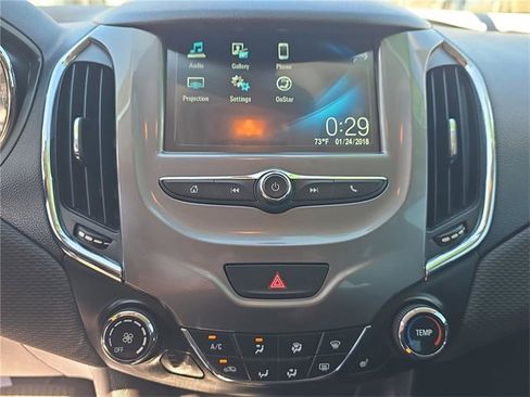 Used 2018 Chevrolet Cruze LT w/ Convenience Package image 17